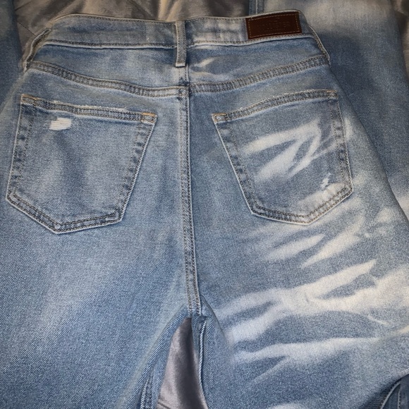 Hollister high waisted jeans Woman’s. NWT. Never worn size 00 - Picture 4 of 9